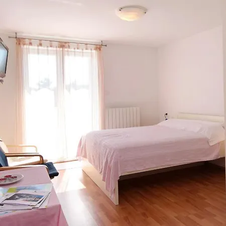 Apartments By The Sea Artatore, Losinj - 8023 Cunski